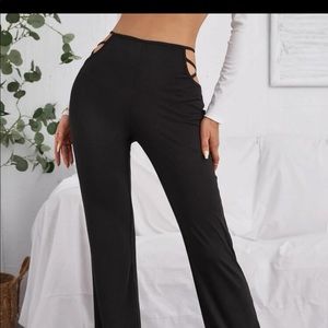 Cut out Wide legs pants in black